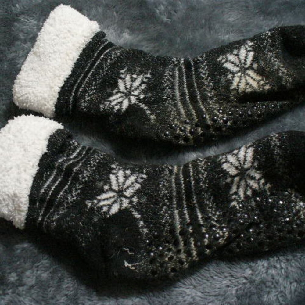 NEW SLIPPER SOCKS BLACK GRAY WITH SHERPA LINING